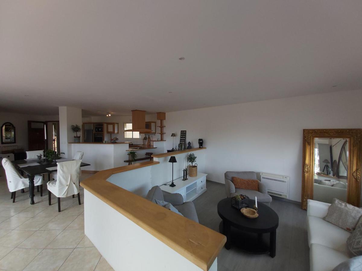 Roujan Beautiful Villa With A Stunning View מראה חיצוני תמונה