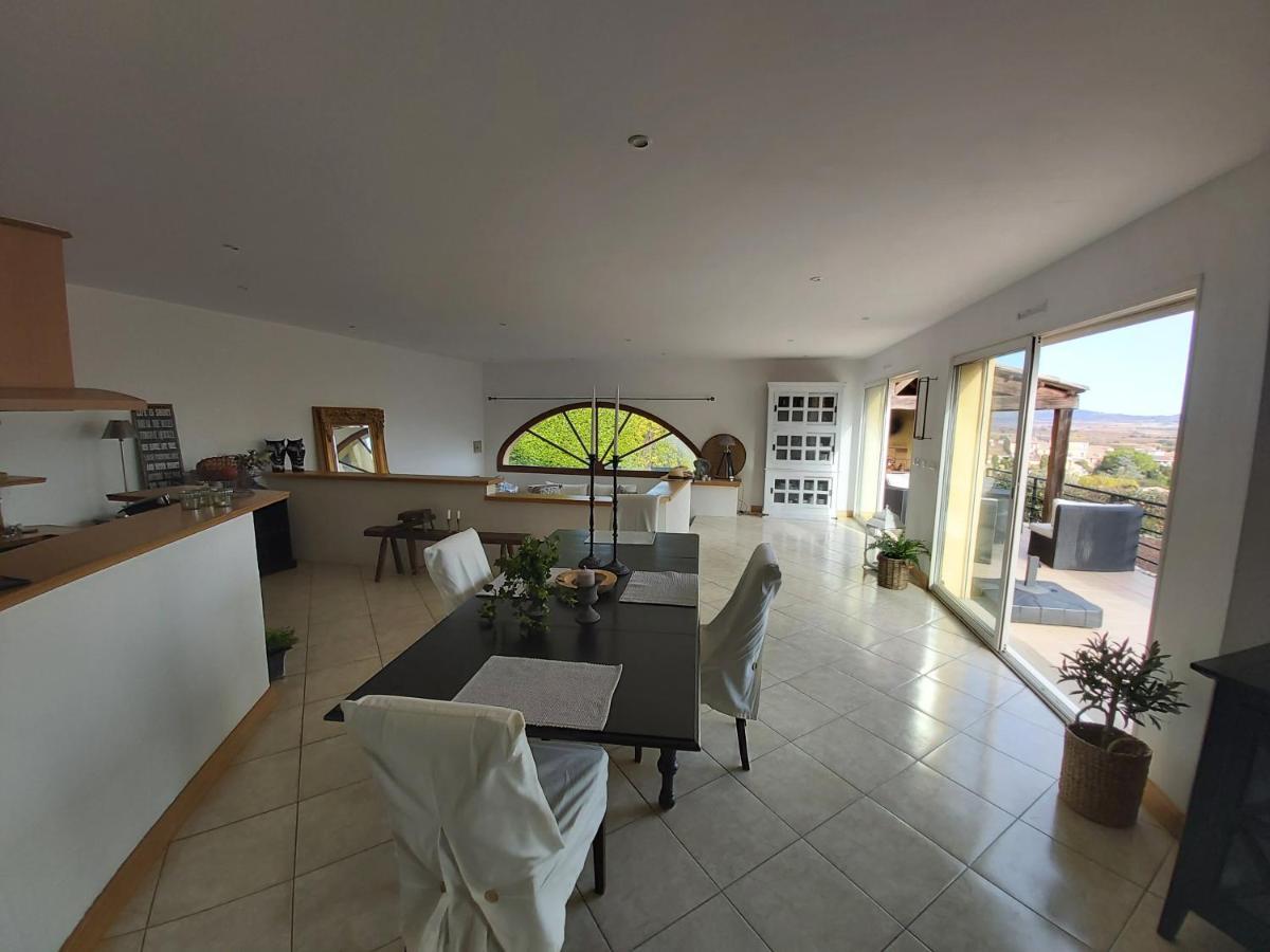 Roujan Beautiful Villa With A Stunning View מראה חיצוני תמונה
