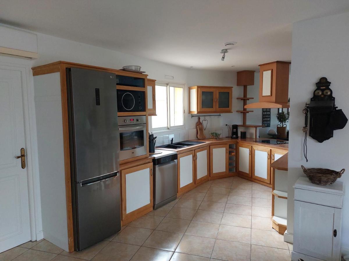 Roujan Beautiful Villa With A Stunning View מראה חיצוני תמונה